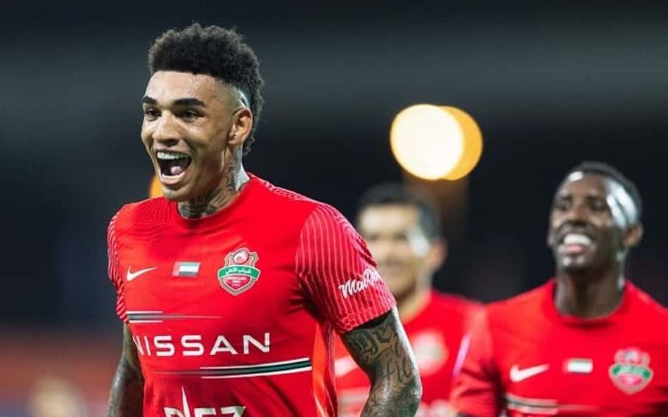 Novo reforço, atacante chega ao Rio para se apresentar ao Botafogo