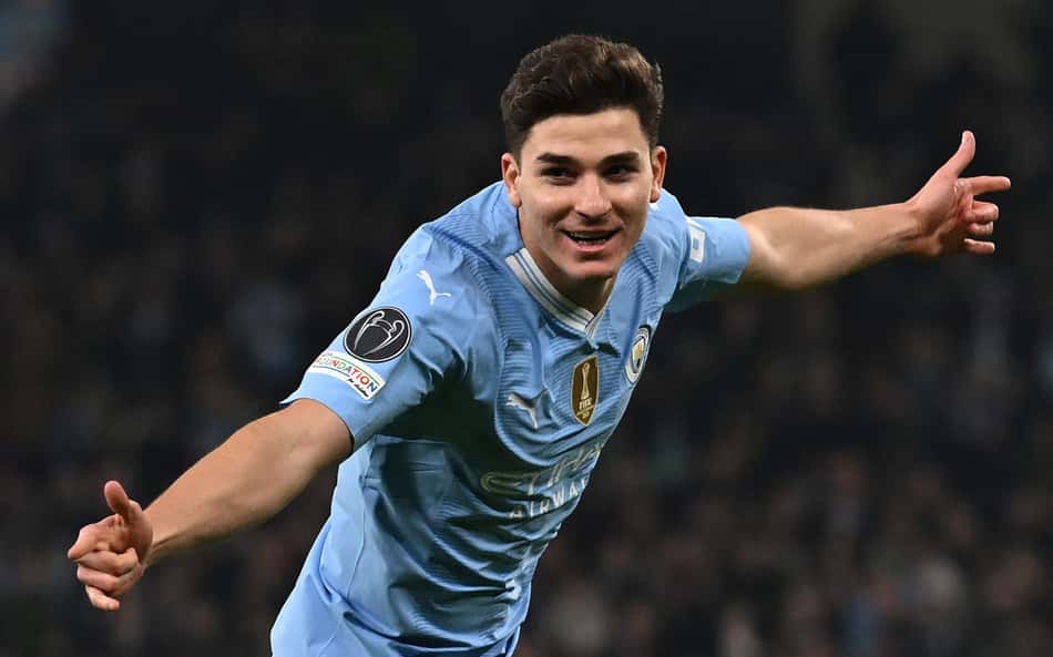 Álvarez, do Manchester City, se defende após alfinetada de Guardiola: 'Não disse nada de ruim'