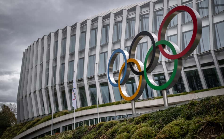 De onde são os atletas que competem por bandeira neutra nas Olimpíadas?