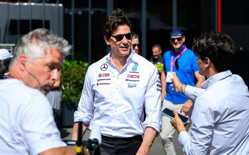 Mercedes evita polêmica após embate Norris e Verstappen na F1: 'Sem correlação com 2021'