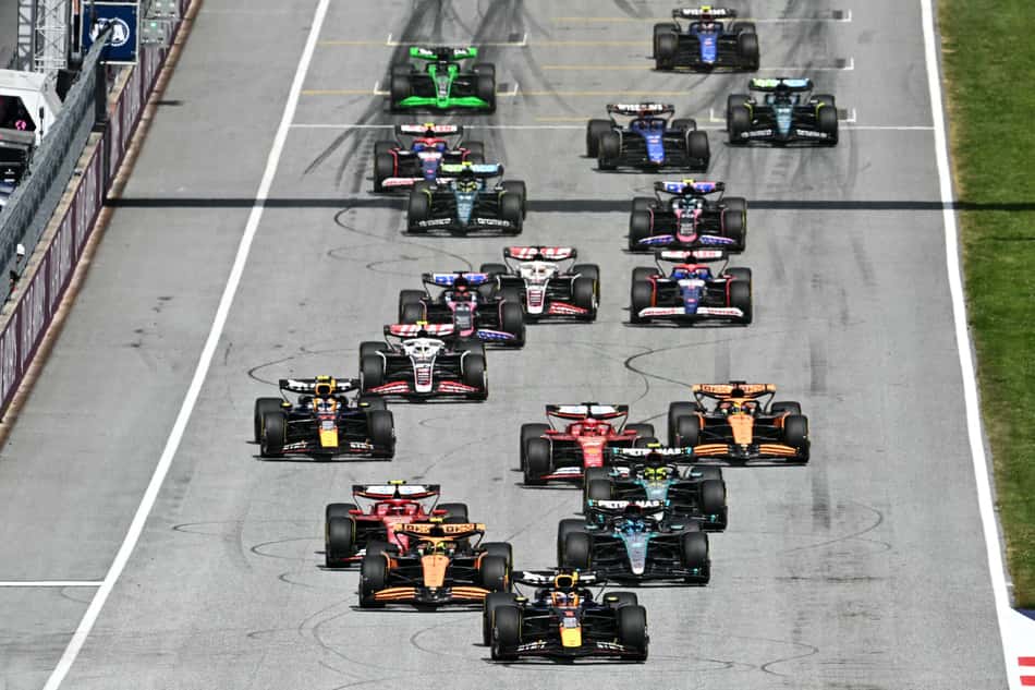 AUTO-PRIX-F1-AUT-RACE