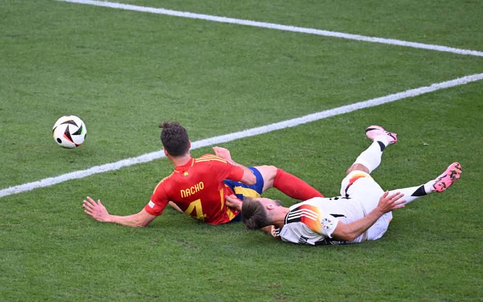 'Assalto': pênalti não marcado para a Alemanha gera revolta na web