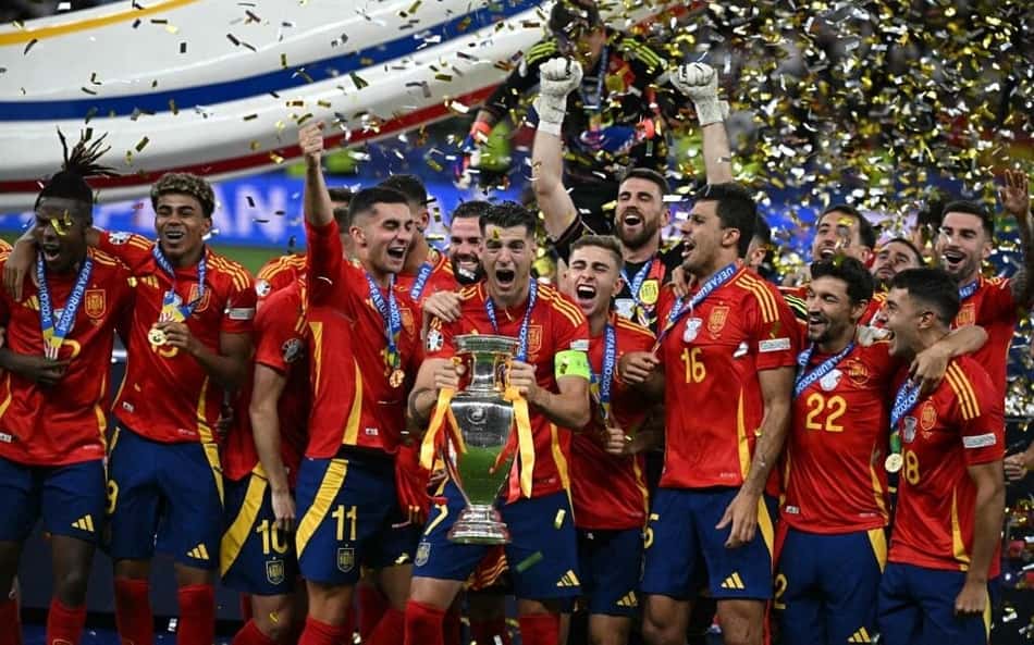 Campeão da Eurocopa chega a acerto com o Milan, e causa problema em seu clube: 'Não avisou nada'