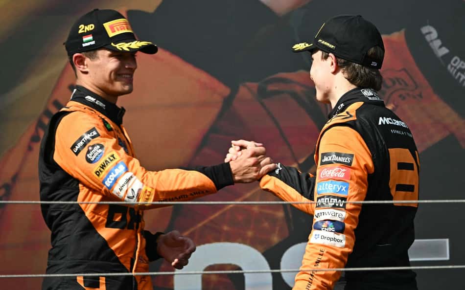 Norris explica demora para deixar Piastri passar na Hungria: 'Queria esperar volta final'
