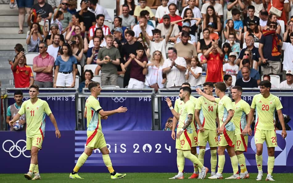 Olimpíadas: Espanha sai na frente, toma susto, mas supera a República Dominicana no futebol masculino