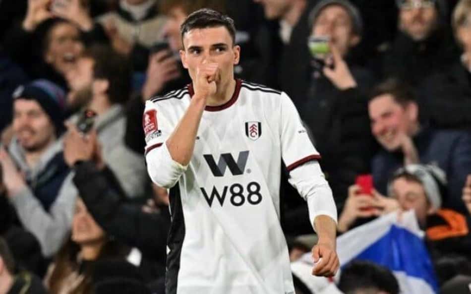 1_fbl_eng_facup_fulham_leeds_610x400-38661159-aspect-ratio-512-320