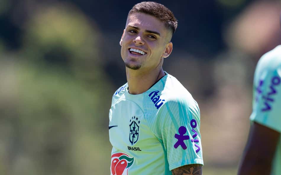 Ex-Vasco, Gabriel Pec celebra cinco anos como profissional: 'Uma honra'