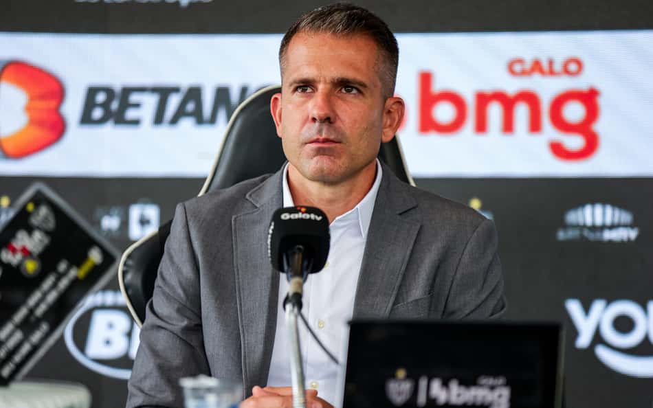 Victor defende diretoria do Atlético-MG sobre planejamento e alerta sobre desfalques