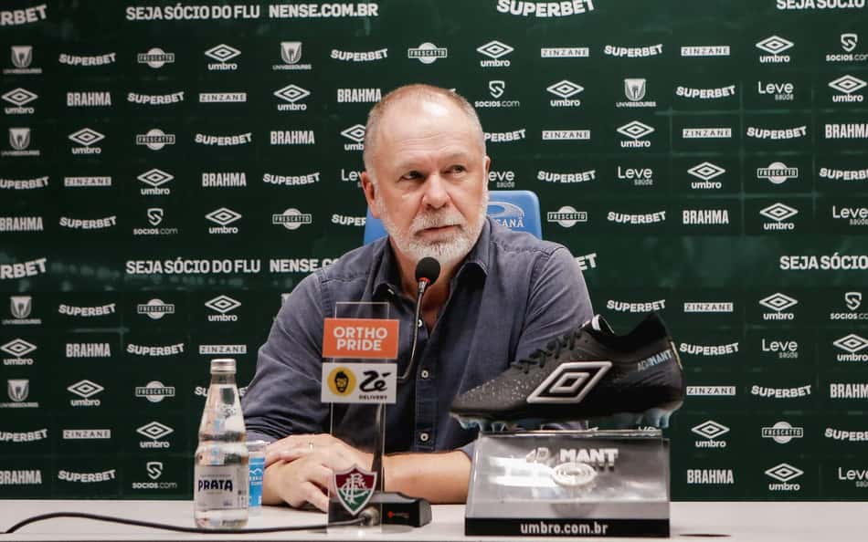 Técnico do Fluminense, Mano Menezes manda recado para torcida e valoriza empate: 'Ponto é ponto'
