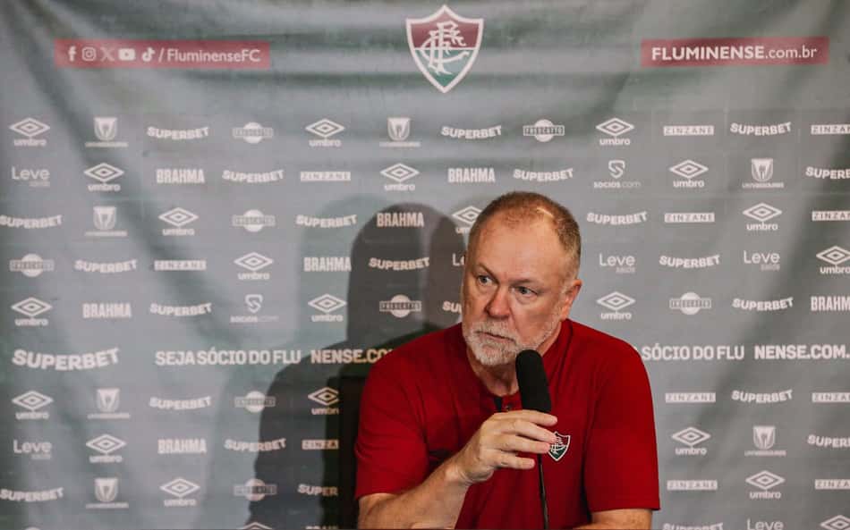 Mano Menezes explica ausência de Cano em derrota do Fluminense para o Fortaleza