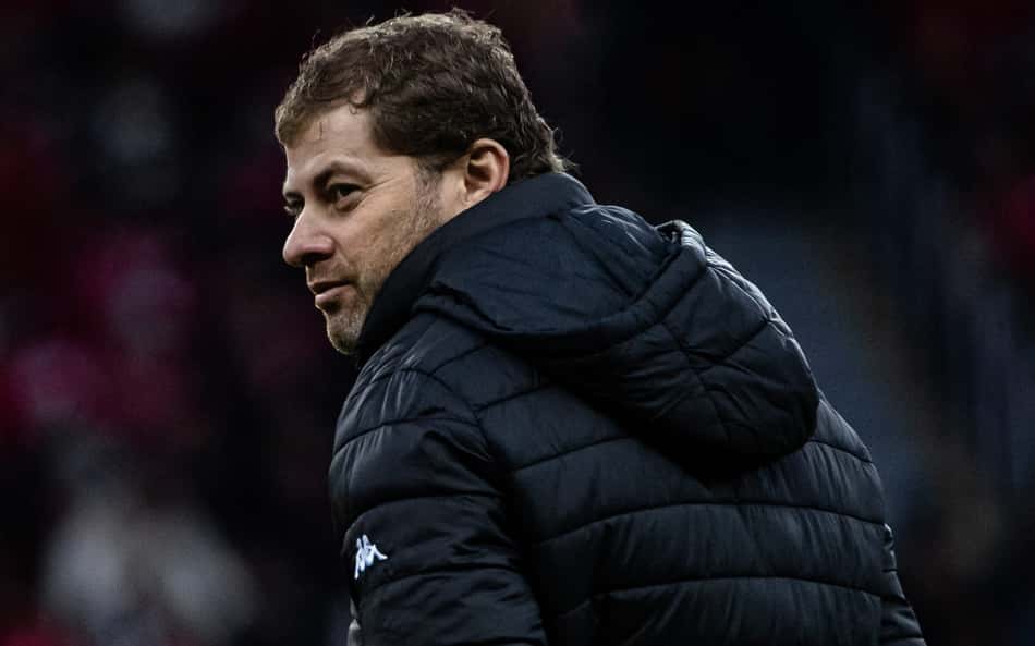 Rafael Paiva exalta força do elenco do Vasco mesmo com ausências: 'Precisavam provar'
