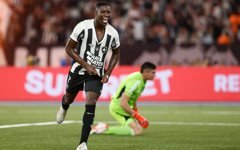 Luiz Henrique decide, e Botafogo bate o Internacional pelo Brasileirão