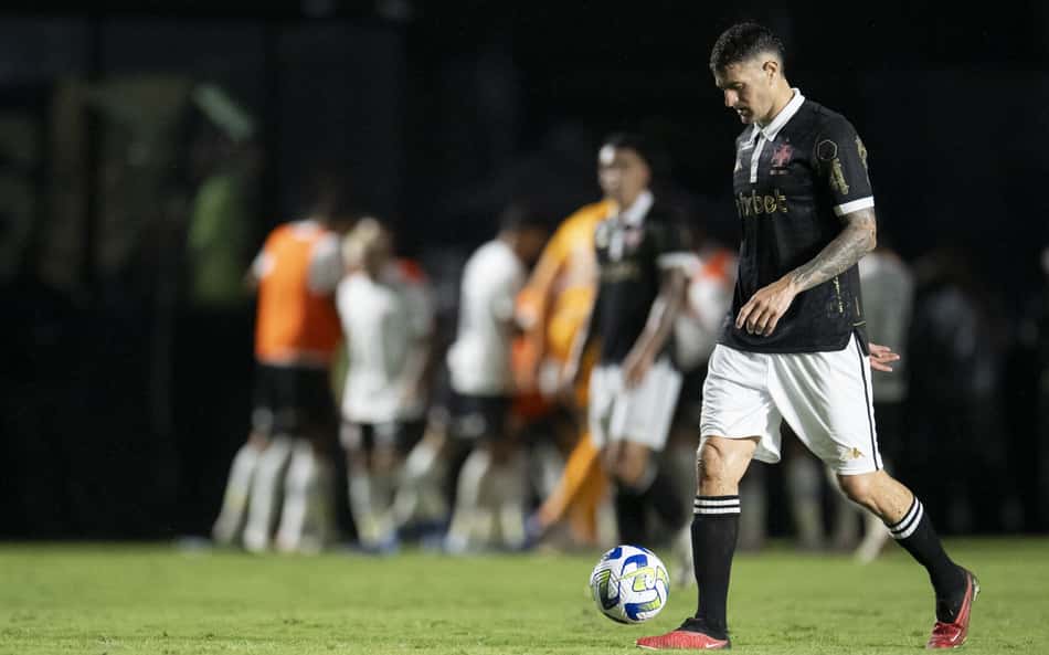 Vasco precisa quebrar tabu de quase 14 anos contra o Corinthians para entrar na parte de cima na tabela do Brasileirão