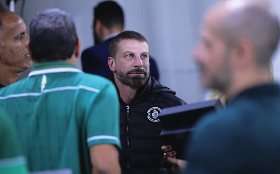 Contratações do Vasco em 2024: tudo sobre o vai e vem do mercado