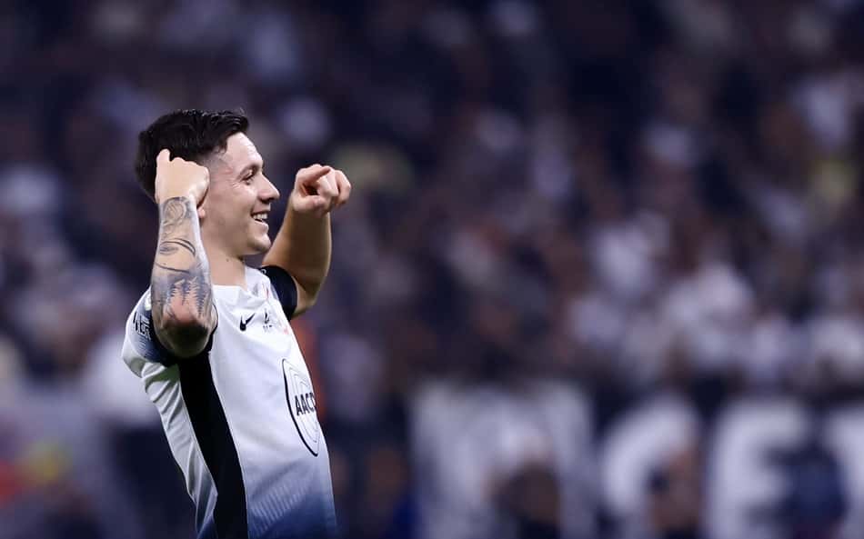Corinthians marca nos acréscimos e encerra jejum de vitórias no Brasileirão