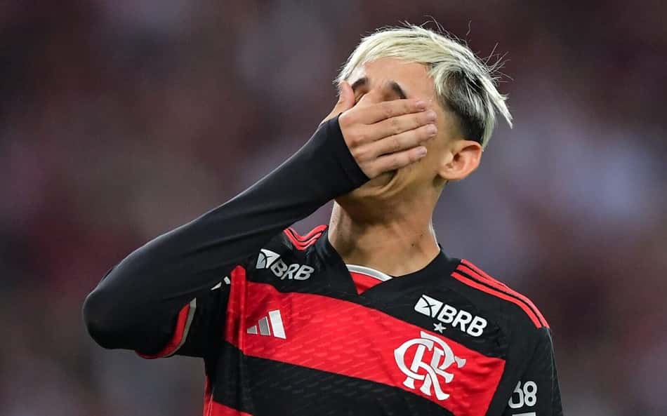 Jornalista questiona Tite por substituição de Lorran e Werton em jogo do Flamengo: 'Incomum'