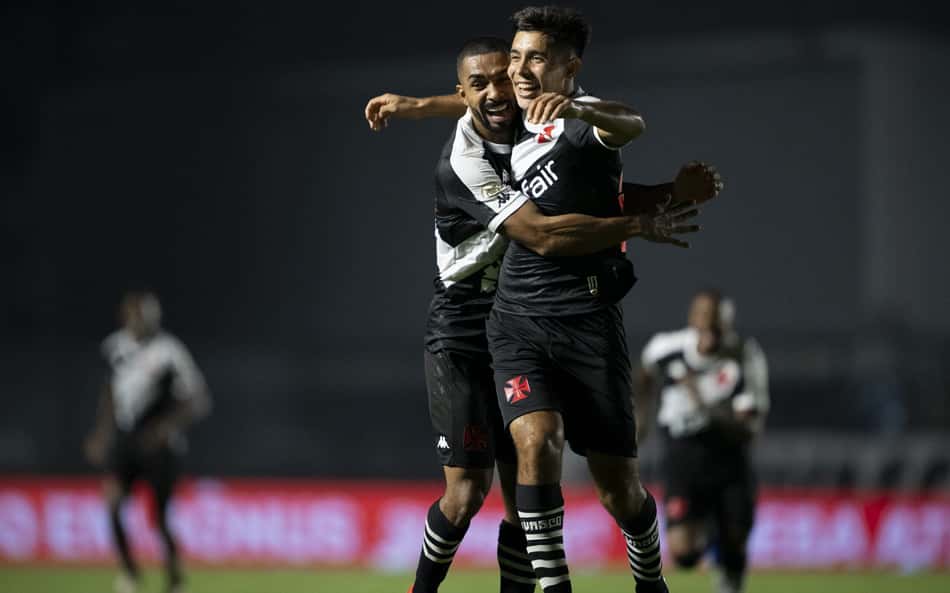 Web sobre golaço de Sforza pelo Vasco: 'Estilo Roberto Dinamite'