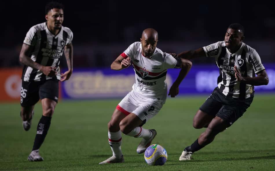 Botafogo empata com São Paulo e garante 'título' do primeiro turno do Brasileirão