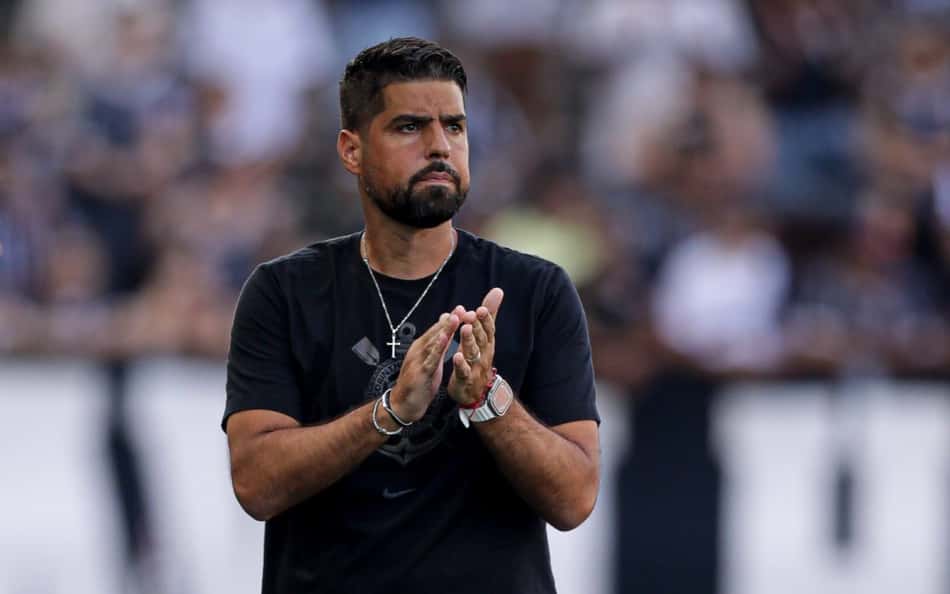 Com a demissão de António Oliveira, torcida do Corinthians pede técnico argentino: 'Salvou o Vasco do rebaixamento'
