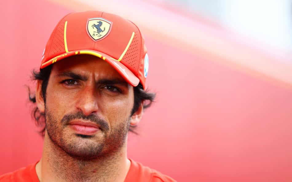 Sainz responde críticas por indefinição sobre futuro: 'Não estou atrapalhando ninguém'