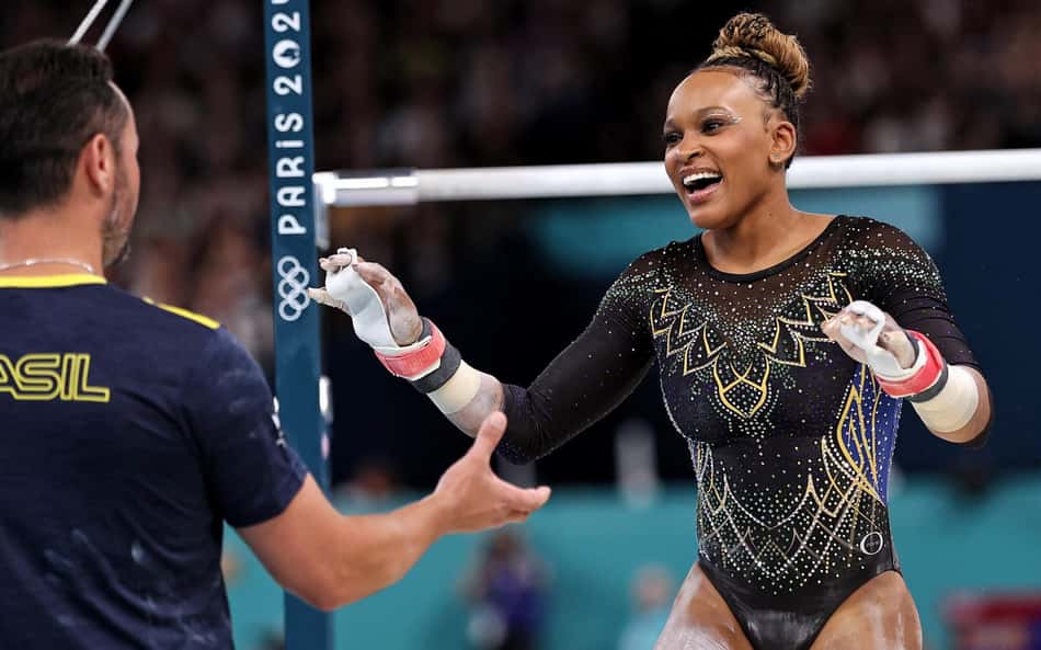 Olimpíadas: treinador diz que Rebeca Andrade só ganhará ouro se Simone Biles errar