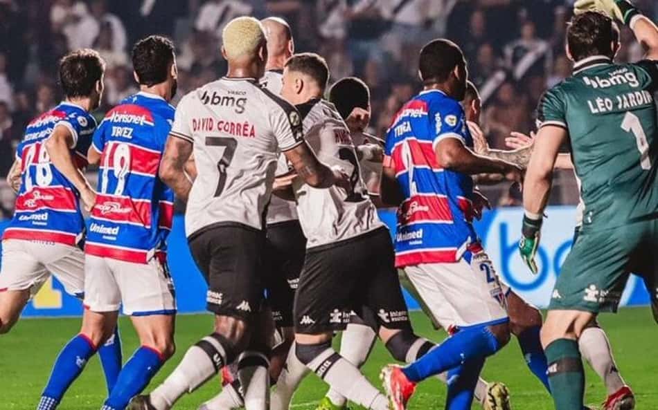 Web reage à expulsão de Hércules após entrada em Adson: 'Foi mlk'