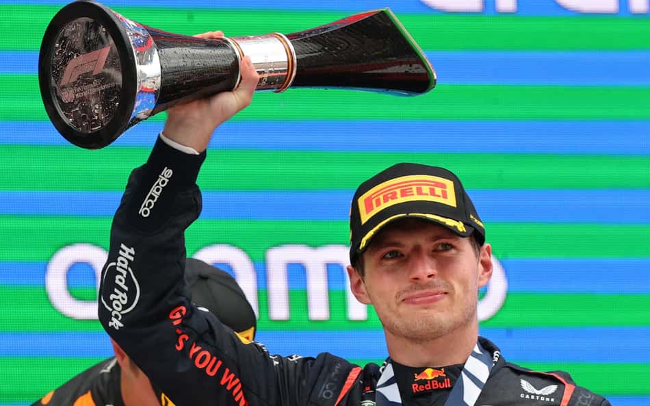 Red Bull nega abalo, mas diz que Verstappen "cumprirá acordo se tiver harmonia na equipe"