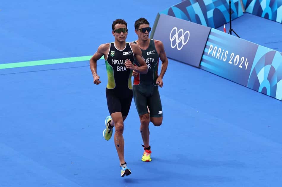 Miguel Hidalgo conquista melhor resultado do triatlo brasileiro em Paris (Foto: Miriam Jeske/COB)