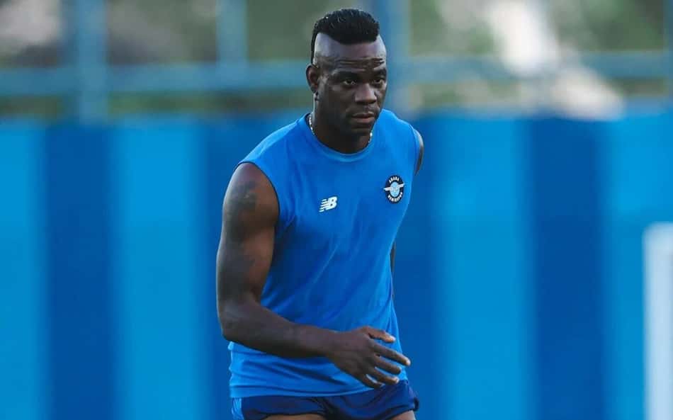 Candidata a patrocinar o Corinthians tem interesse em custear contratação de Balotelli