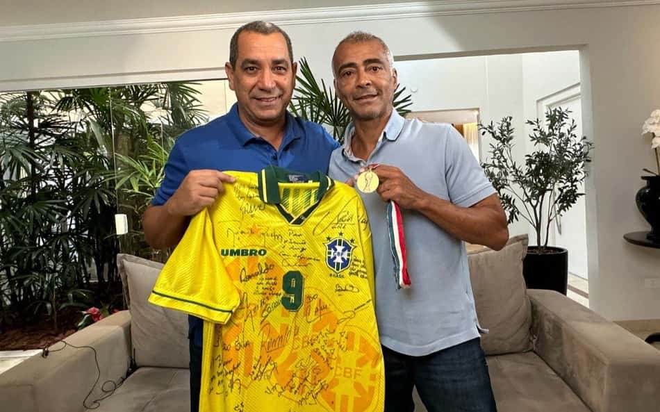 Zinho recebe craques do Tetra para celebrar os 30 anos do título: 'Marcou uma geração'