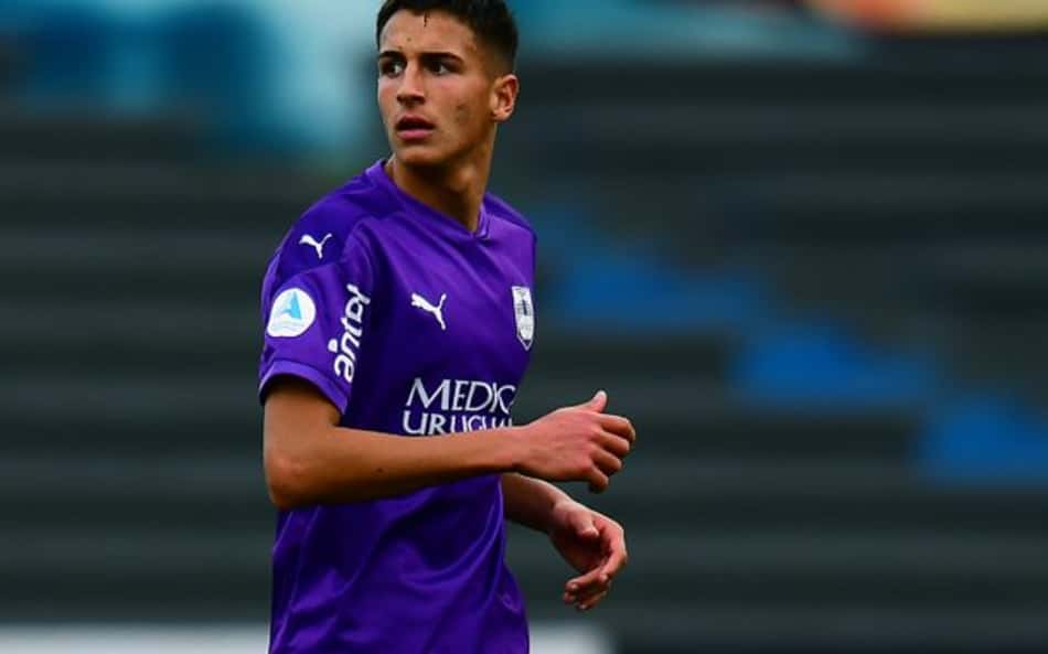 Botafogo monitora joia uruguaia que negocia com o Fluminense