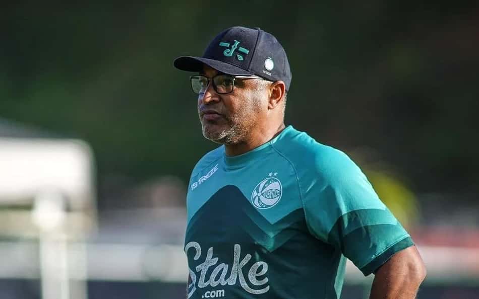 Internacional se aproxima de acerto com novo técnico