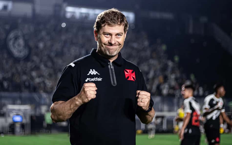 Rafael Paiva exalta momento do Vasco no Brasileirão: 'Essa arrancada tranquiliza'