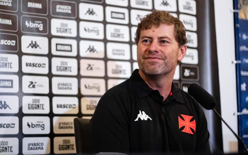 Rafael Paiva responde sobre assumir o Vasco: 'Cada vez mais pronto'