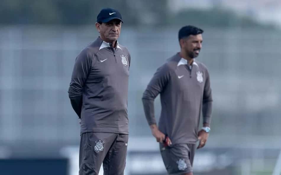 Ramón Díaz exalta elenco e explica semelhanças entre Corinthians e Vasco
