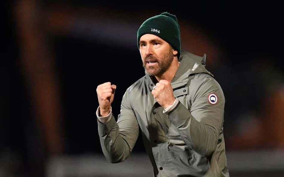 ryan-reynolds-aspect-ratio-512-320
