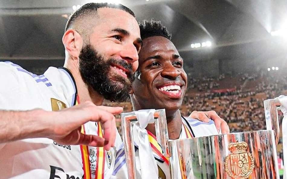 Benzema se derrete por Vini Jr. e faz campanha por Bola de Ouro: 'Pode vencer um jogo sozinho'
