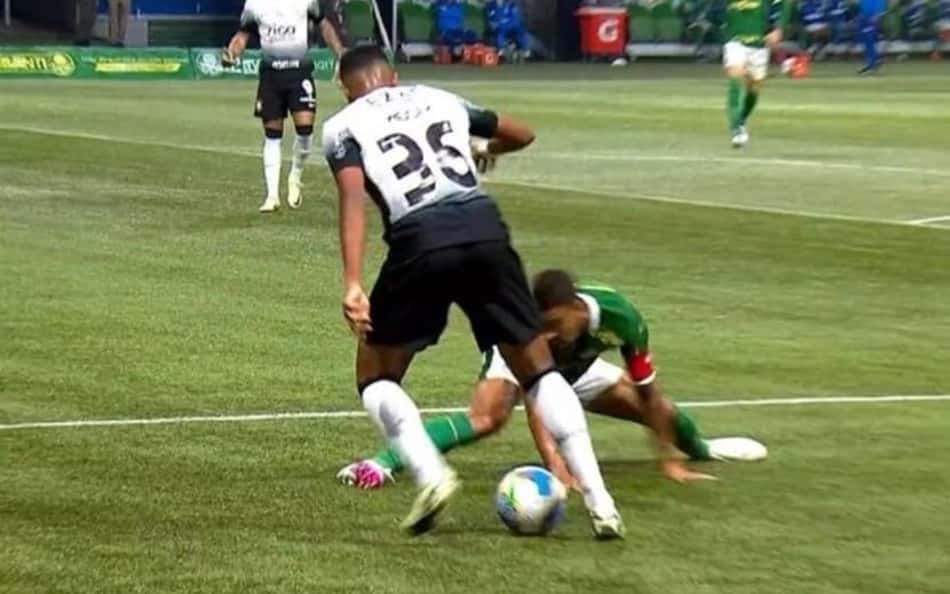 Drible de Wesley viraliza em Palmeiras x Corinthians: 'Aposentou o Marcos Rocha'