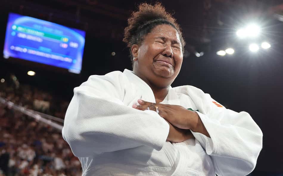 Bia Souza relata 'emoção gigantesca' após ouro e relembra momento de 'magia olímpica'