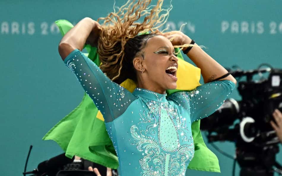Galvão Bueno vai à loucura com ouro de Rebeca Andrade: 'Maior atleta olímpica da história'