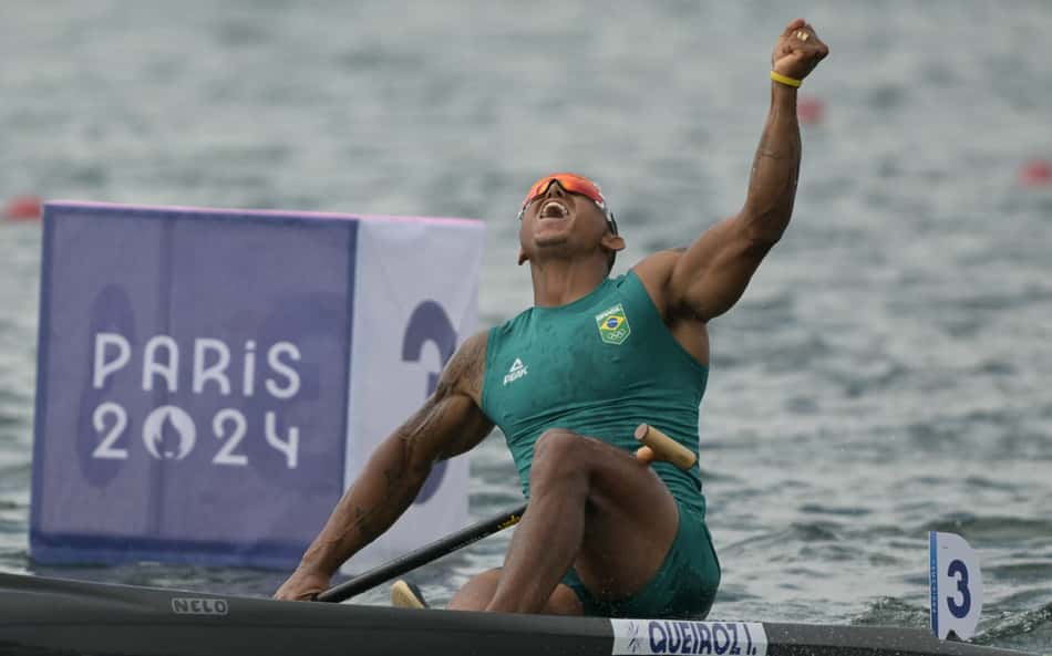 Isaquias Queiroz leva web à loucura com arrancada final que garantiu a medalha de prata: 'Super-humano'