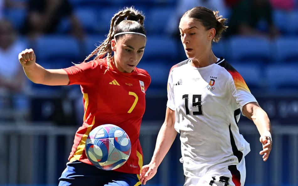 Olimpíadas: Espanha fica fora do pódio no futebol feminino e brasileiros comemoram: 'Mais um ouro pro Brasil'