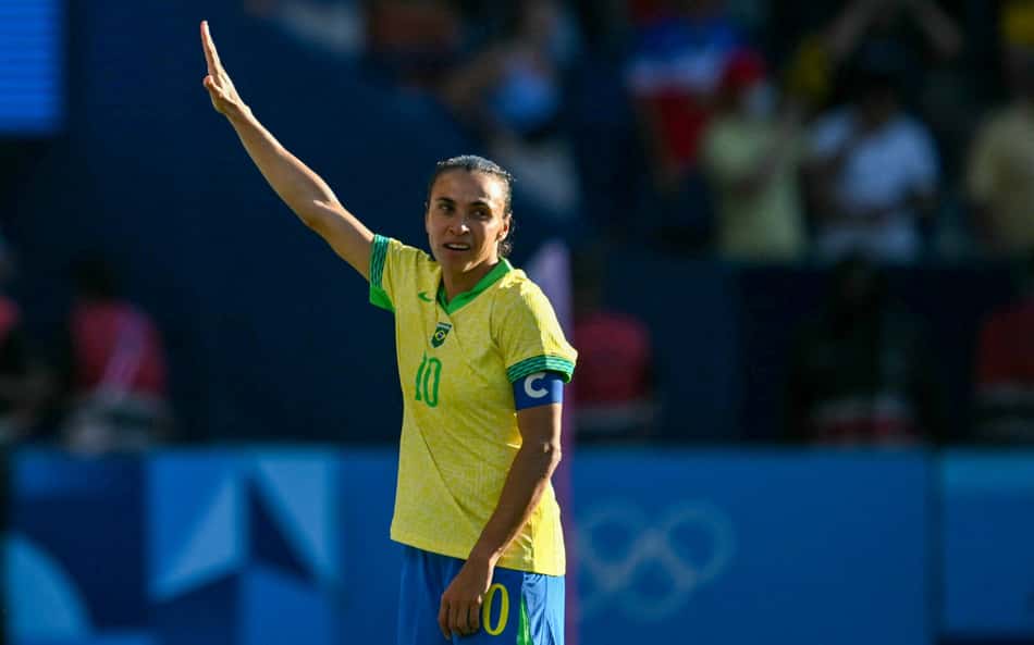 Marta se despede das Olimpíadas com lágrimas, marca inédita e outra medalha de prata