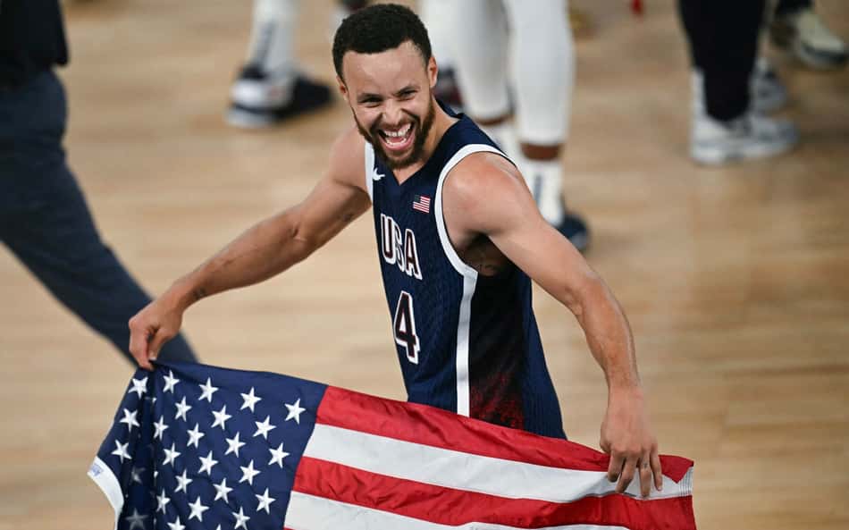 Web se derrete por atuação de Stephen Curry em EUA x França: 'Colocou as Olimpíadas no bolso'