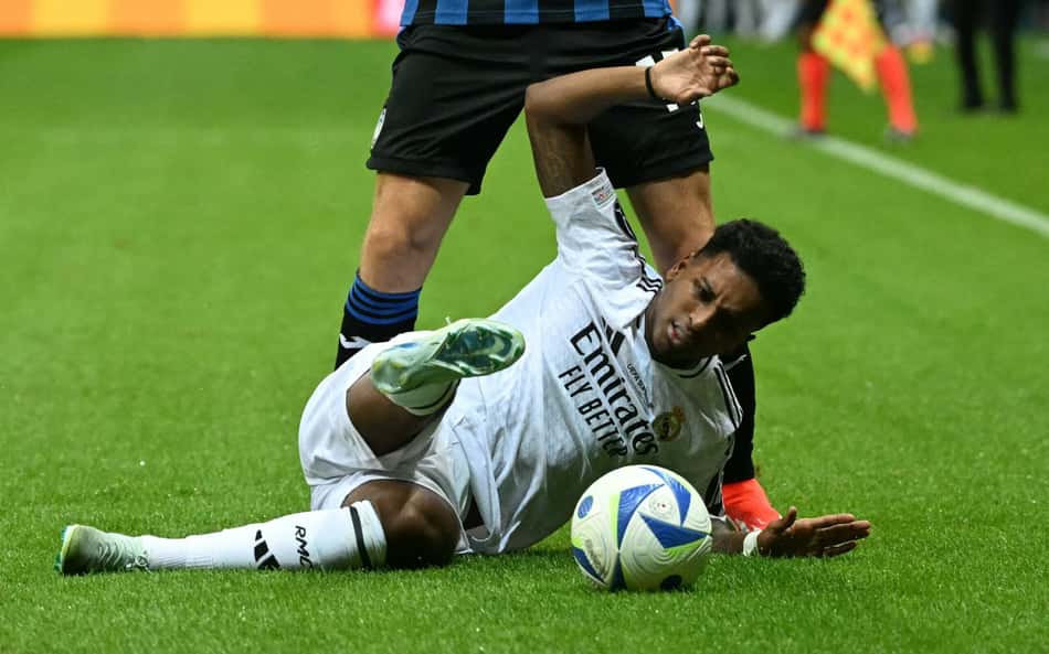Torcedores se desesperam com gol perdido por Rodrygo na Supercopa da Uefa: 'Não está dando'