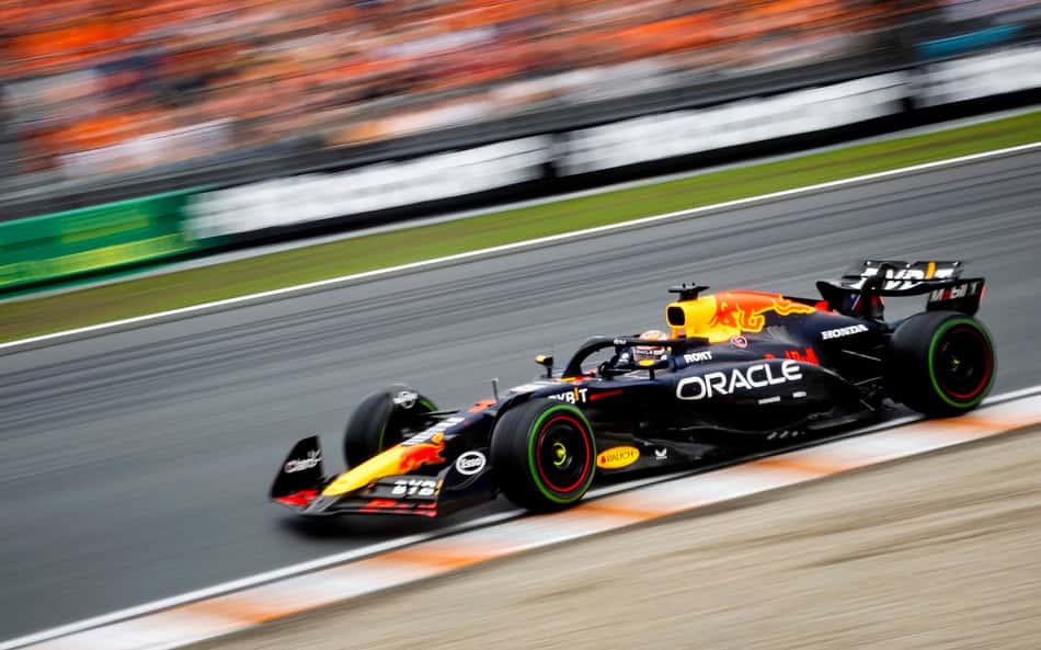 Red Bull reconhece superioridade da McLaren na F1 e diz: 'Pressão está sobre nós'
