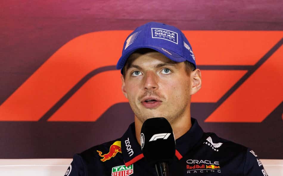 Verstappen surpreende e diz que carreira na F1 já 'passou da metade'