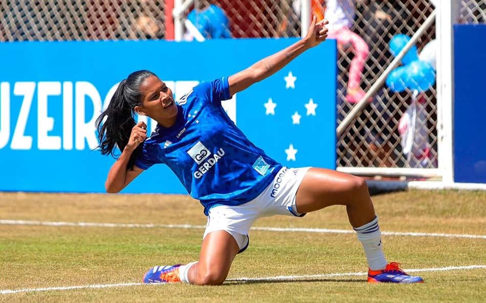 Com direito a 'hat-trick', o Cruzeiro goleia Corinthians no Brasileirão Feminino