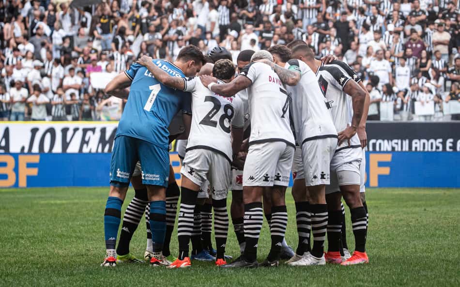 Vasco tem quase um time de pendurados para clássico contra o Fluminense pelo Brasileirão