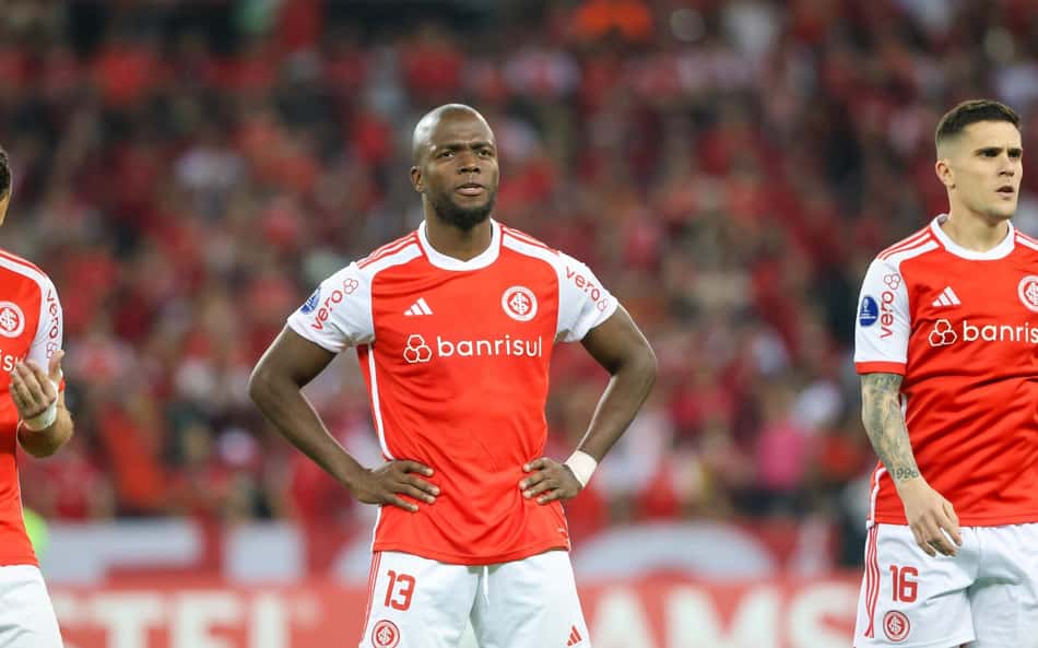 Enner Valencia não é perdoado após perder novo pênalti: 'Uma das maiores fraudes'